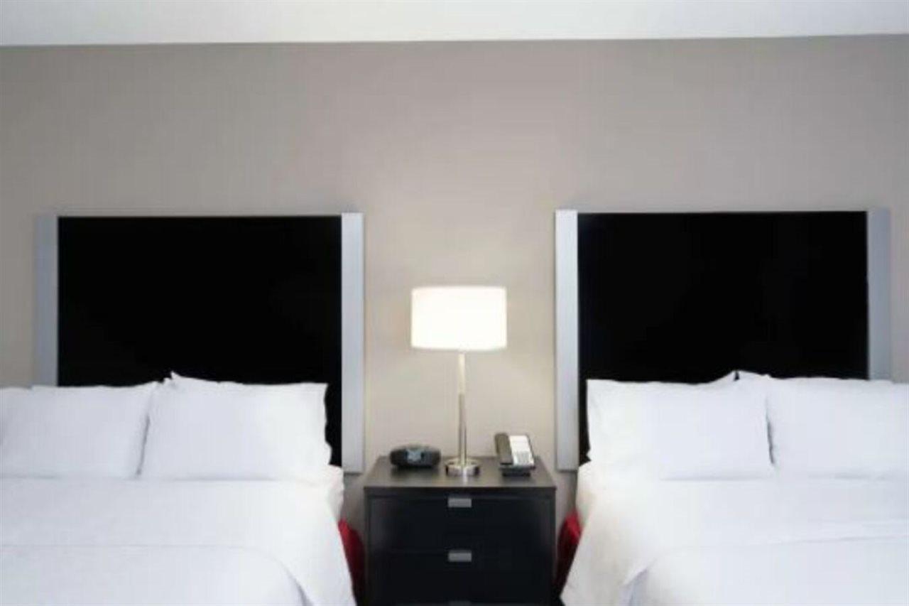Hampton Inn And Suites Roanoke Airport/Valley View Mall Zewnętrze zdjęcie