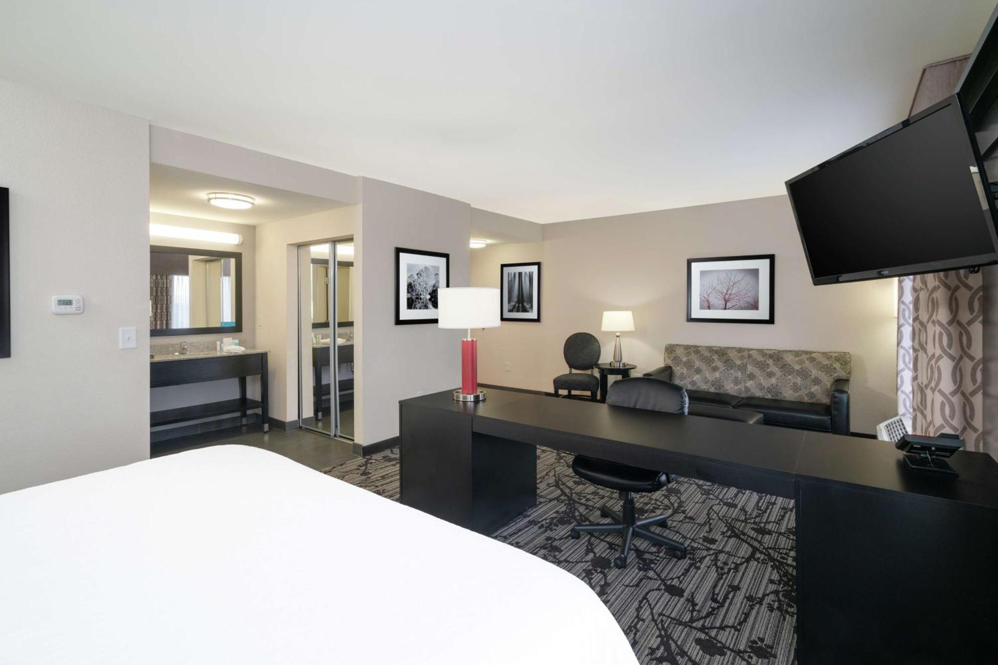 Hampton Inn And Suites Roanoke Airport/Valley View Mall Zewnętrze zdjęcie