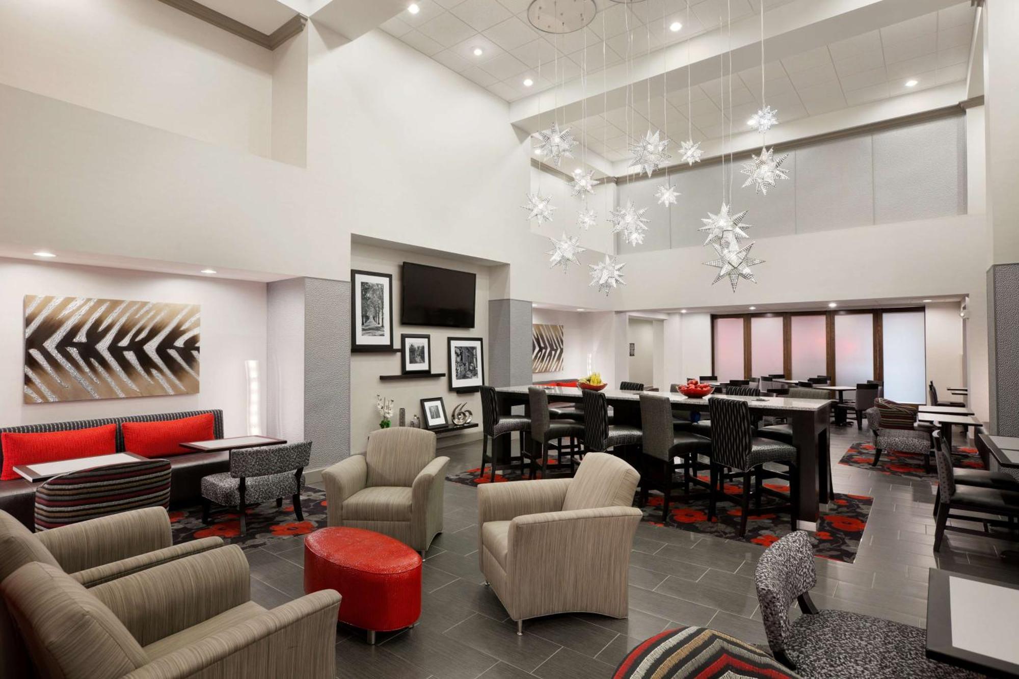 Hampton Inn And Suites Roanoke Airport/Valley View Mall Zewnętrze zdjęcie