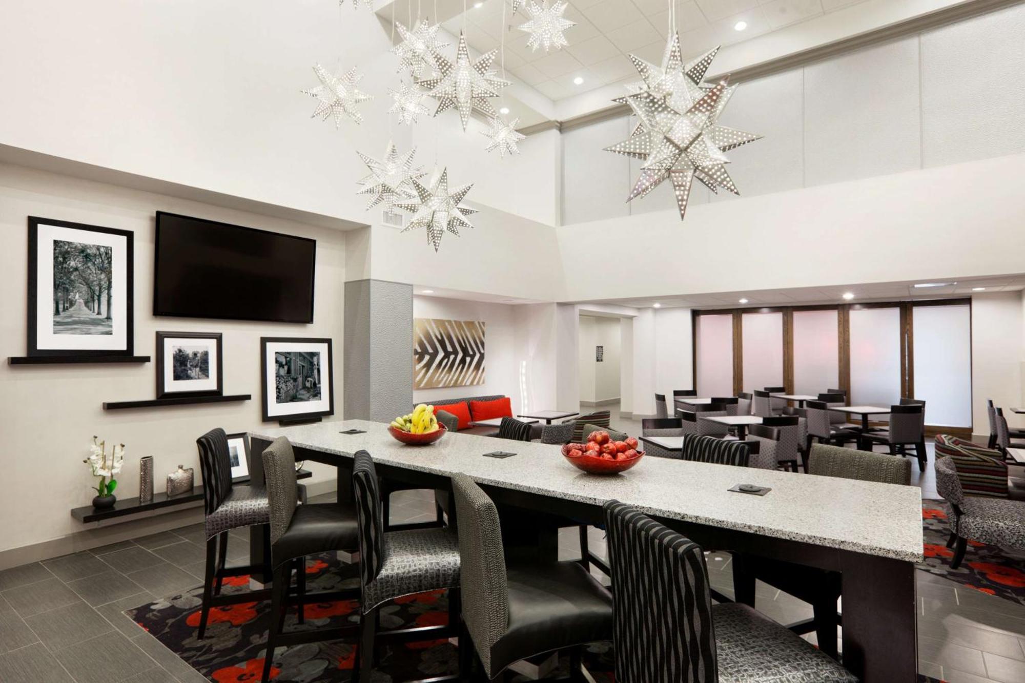 Hampton Inn And Suites Roanoke Airport/Valley View Mall Zewnętrze zdjęcie
