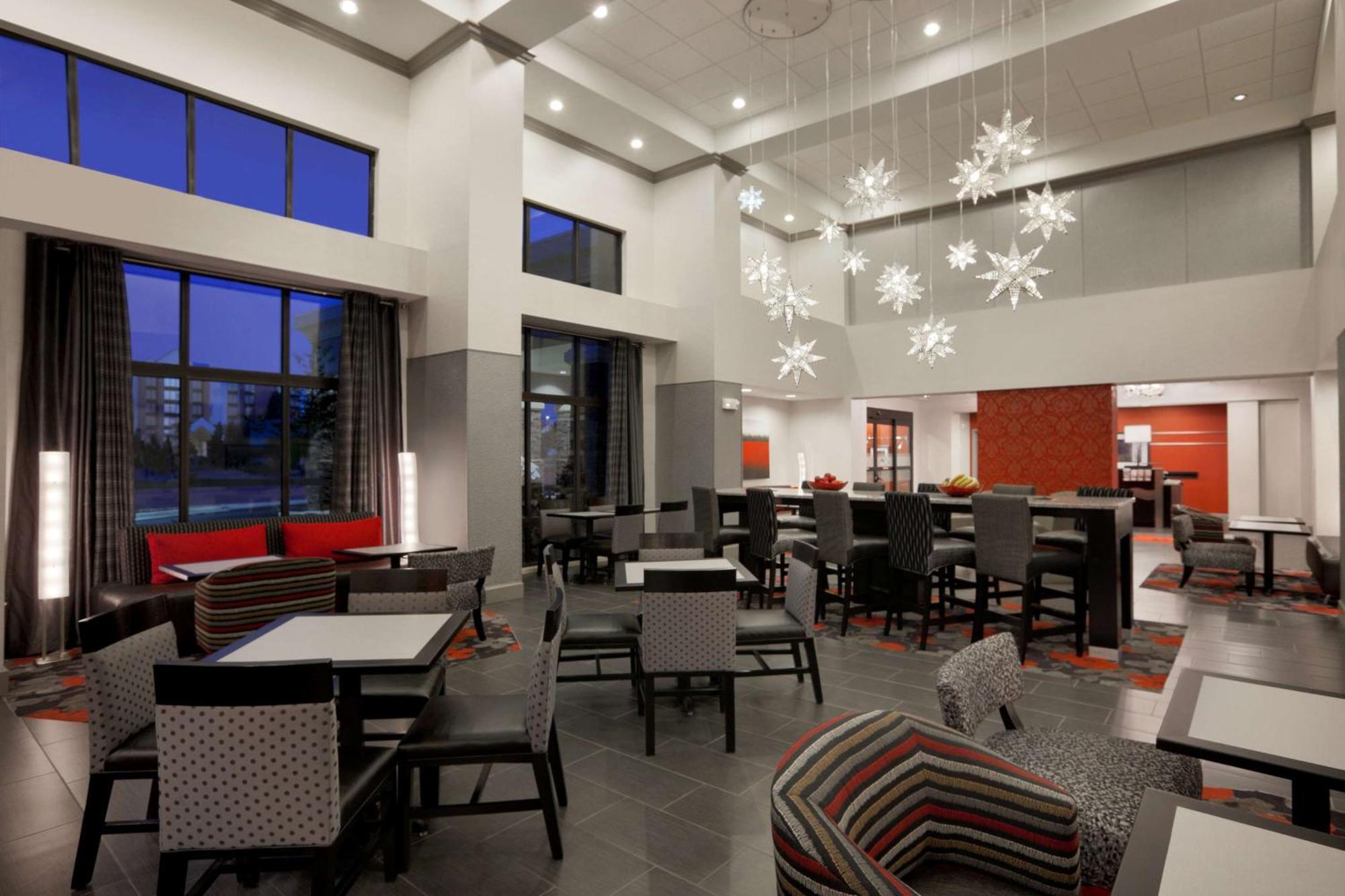 Hampton Inn And Suites Roanoke Airport/Valley View Mall Zewnętrze zdjęcie
